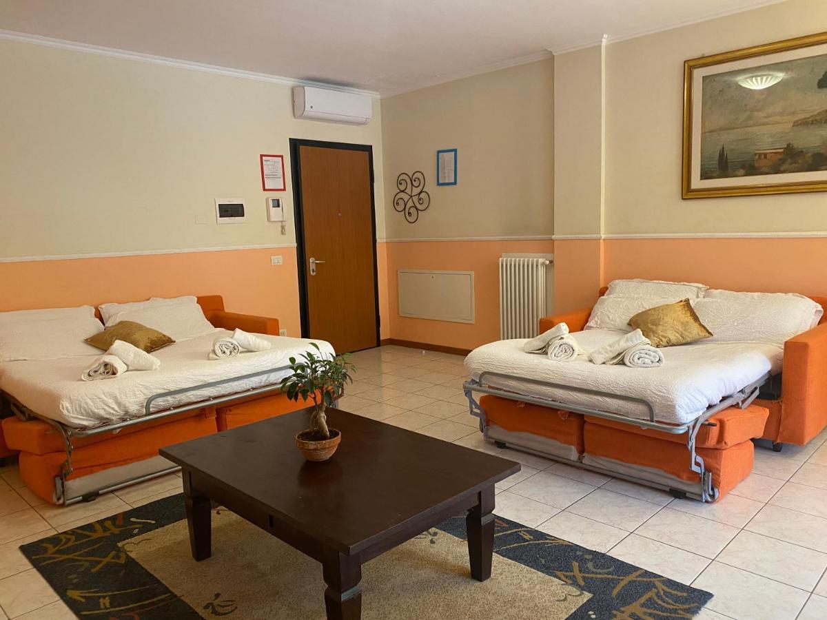 Ferretti Residence Garda Palace Peschiera del Garda Bagian luar foto